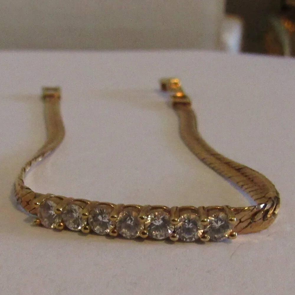 Signed KOREA Front Rhinestones Flat Snake Chai 7 shinn Herringbone BRACELET 7.5